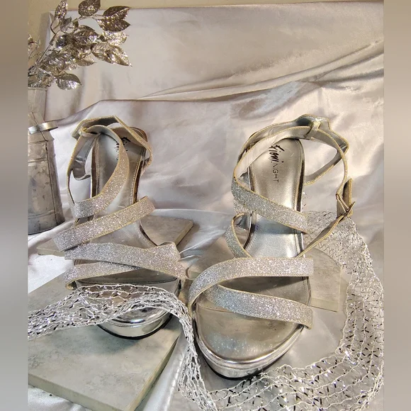 Fioni Women's Silver Sandal Shoe | Sparkly | Size 11 - Picture 2 of 11